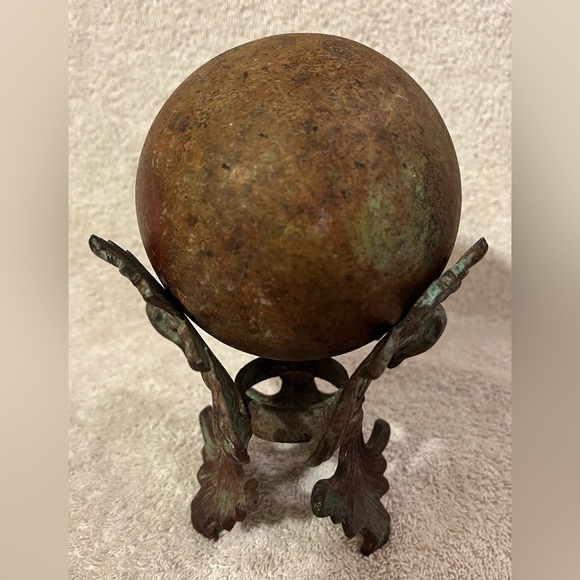 Metal Fleur De Lis Stand With Hollow Metal Orb 7”h - Picture 5 of 5